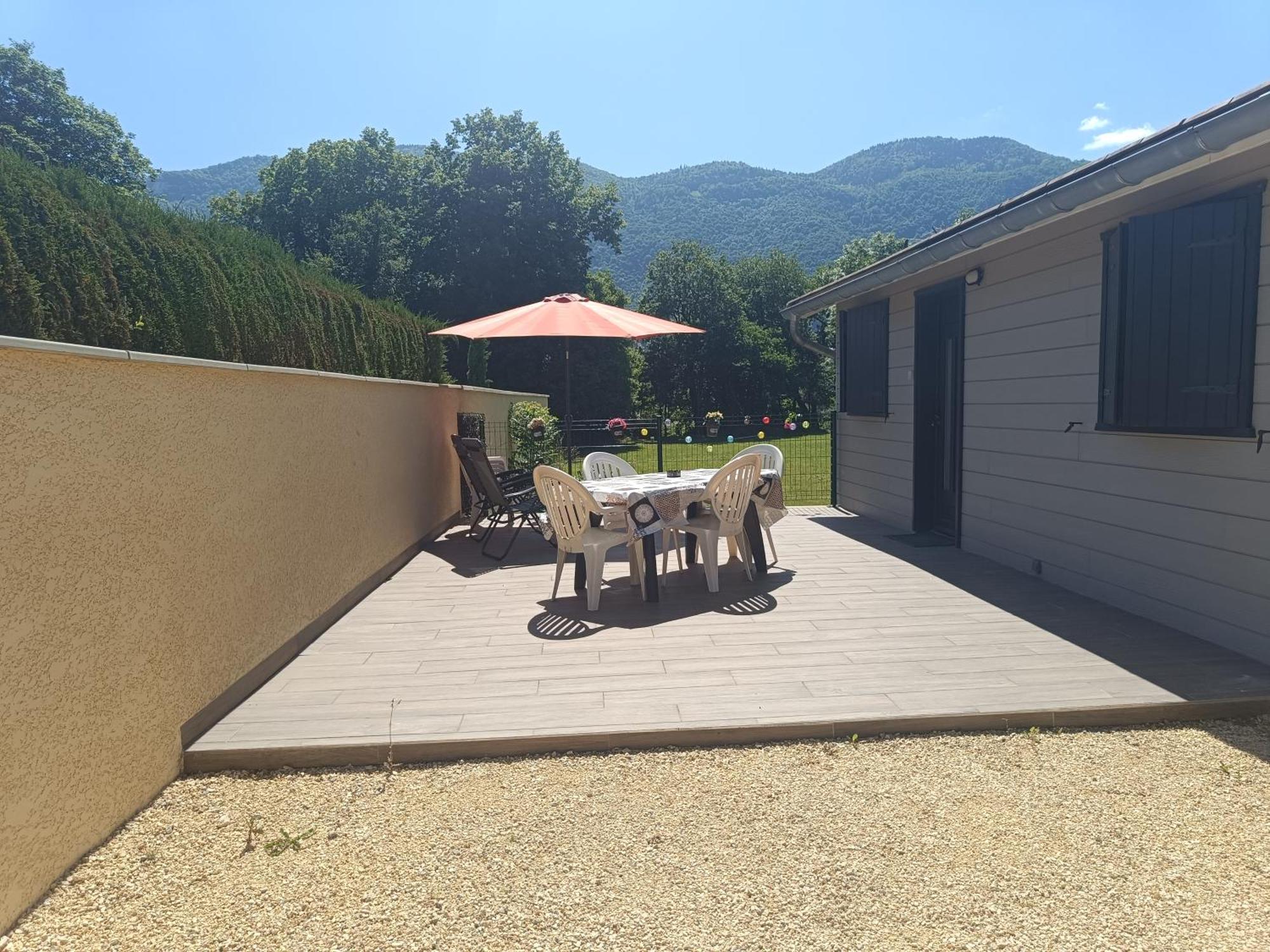 La Vallée Des Noyers 3*